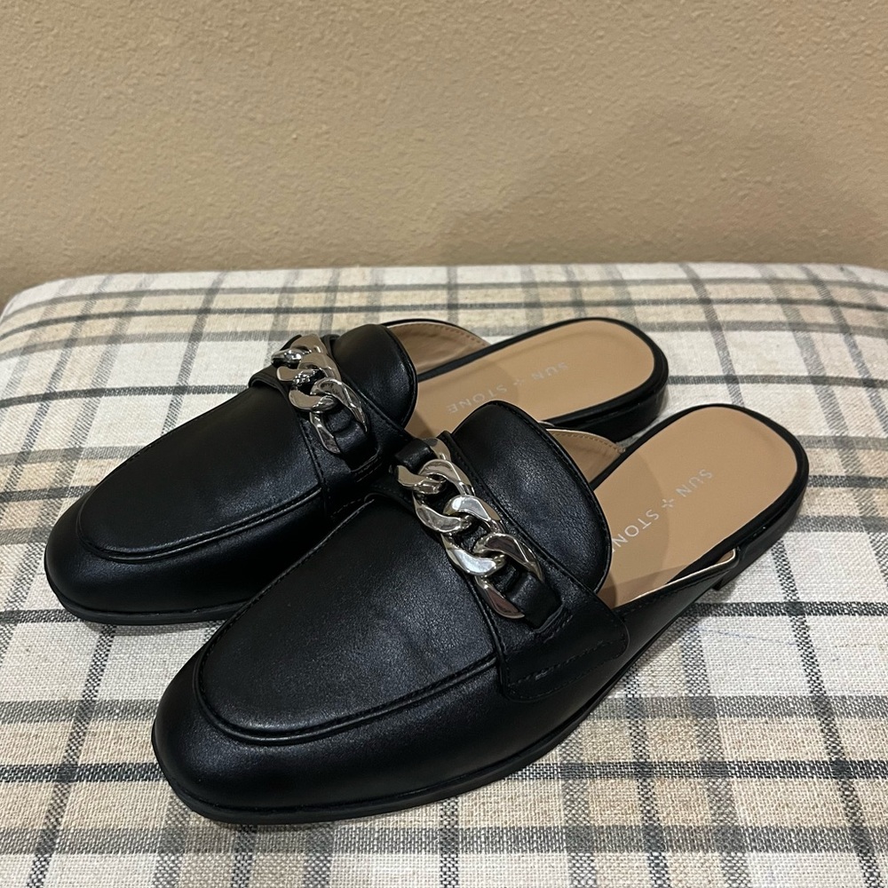Sun + Stone black loafers size 6